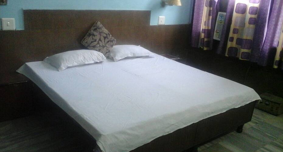 Cassowary Hotel, Dera Bassi 4